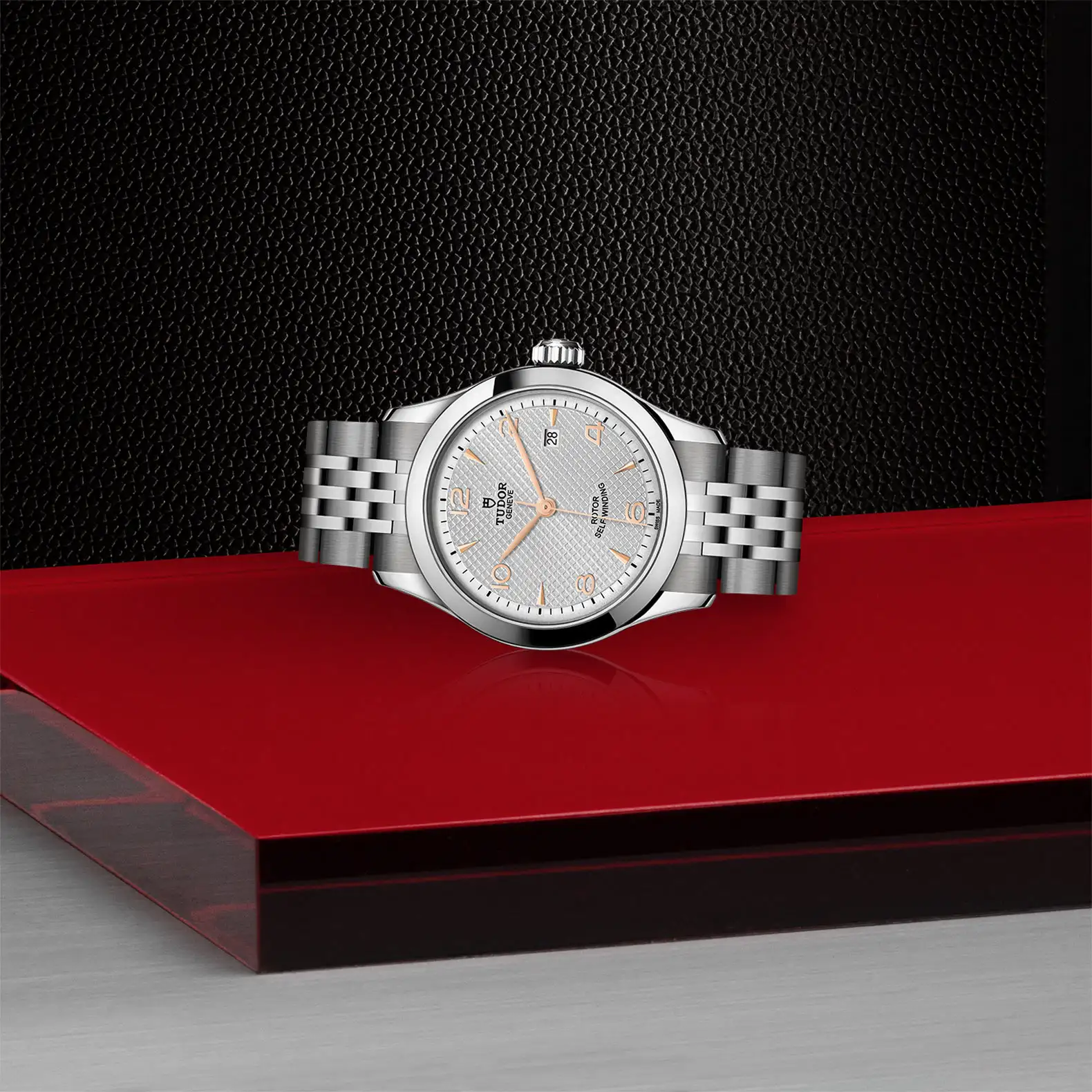Tudor 1926 - Model No. M91350-0001