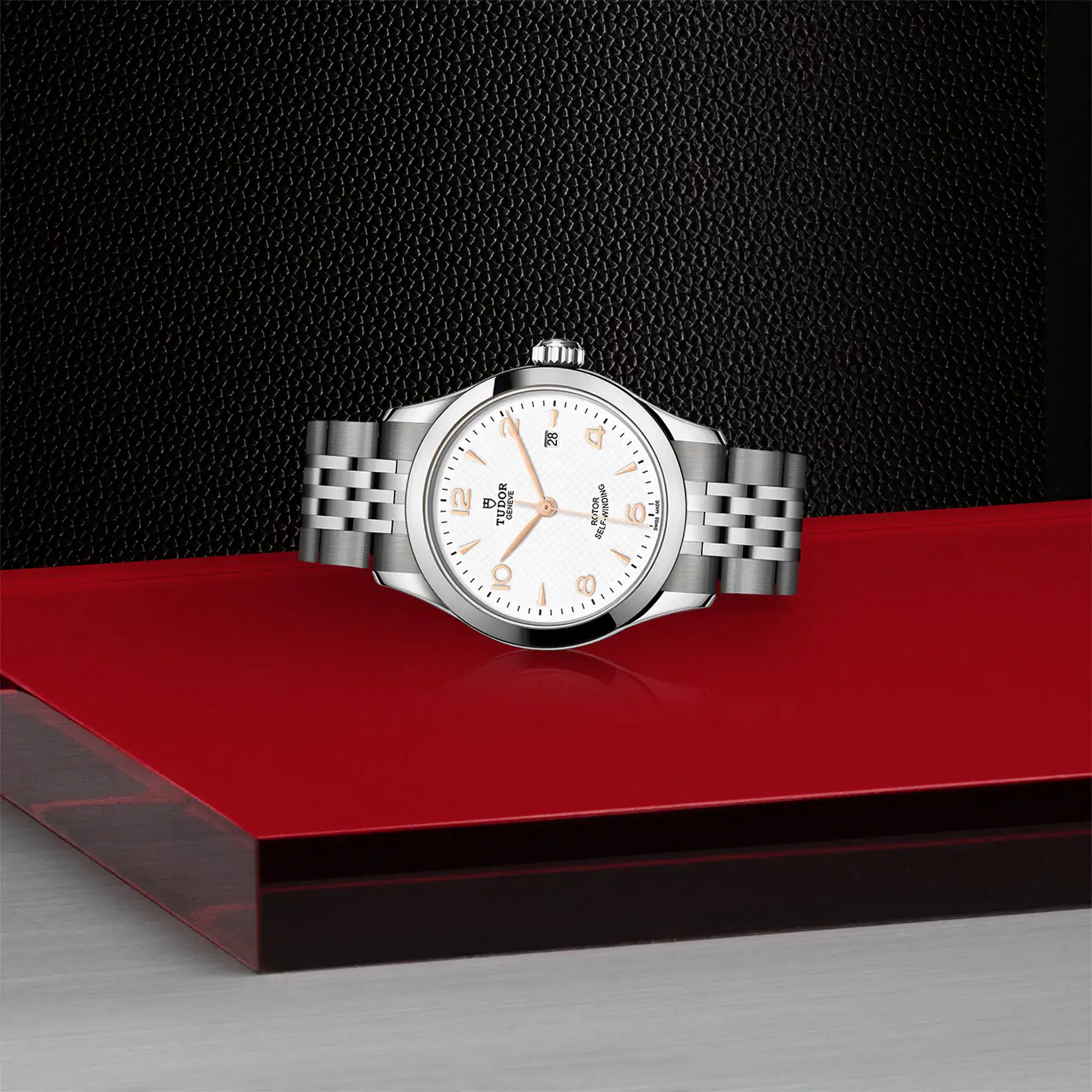 Tudor 1926 - Model No. M91350-0011